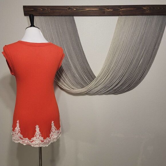 Xhilaration Lace Trim Tee Sz S - Picture 3 of 4